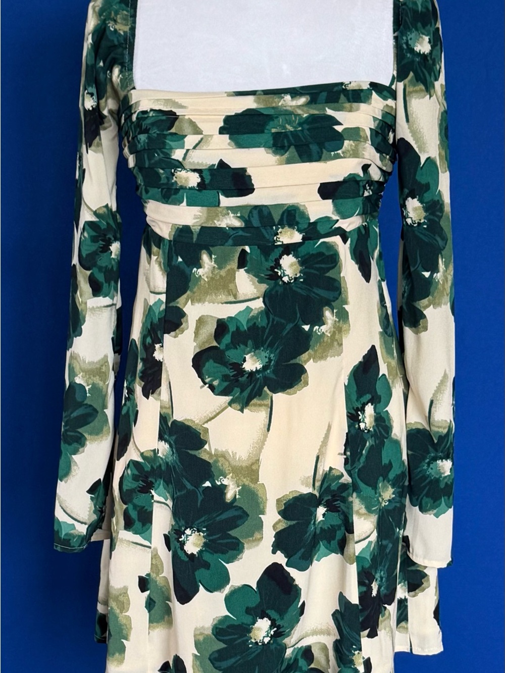 Abercrombie & Fitch Cream Dress with Dark Green Floral Print – Long Sleeve